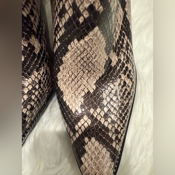 Steve Madden Black and Brown Snakeskin Heeled Boots - Picture 3 of 4